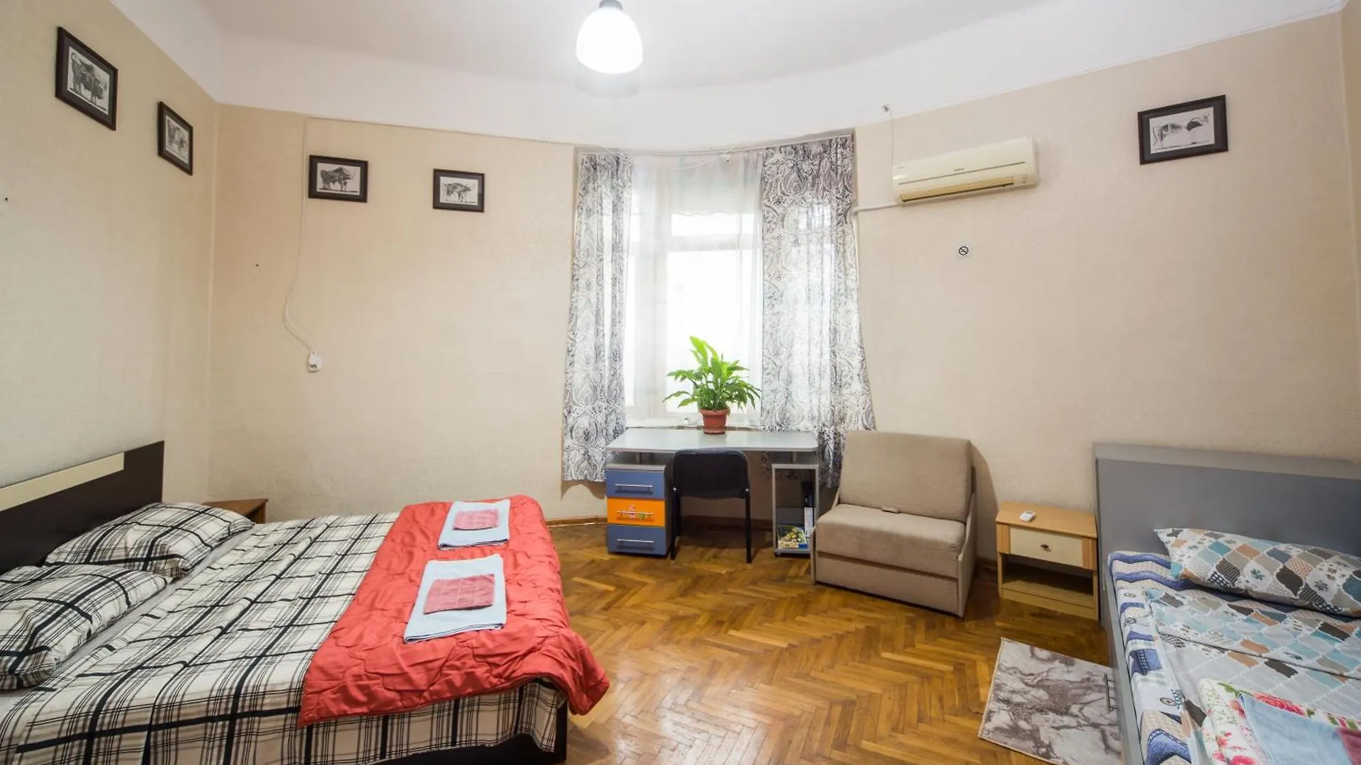 아파트 Summer Square - 2 Bedrooms Retro Flat With Great Location, 1St Fl 부르가스 불가리아